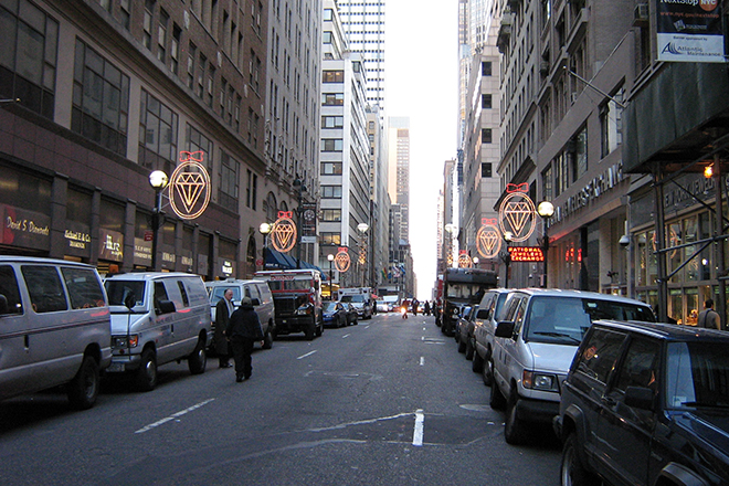 ABOUT US クロード・エンタープライズについて